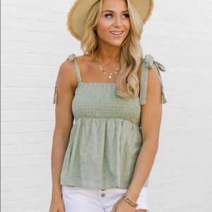 • Pink Lily lace tank •
